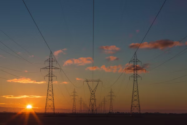 Energy transmission and distribution components